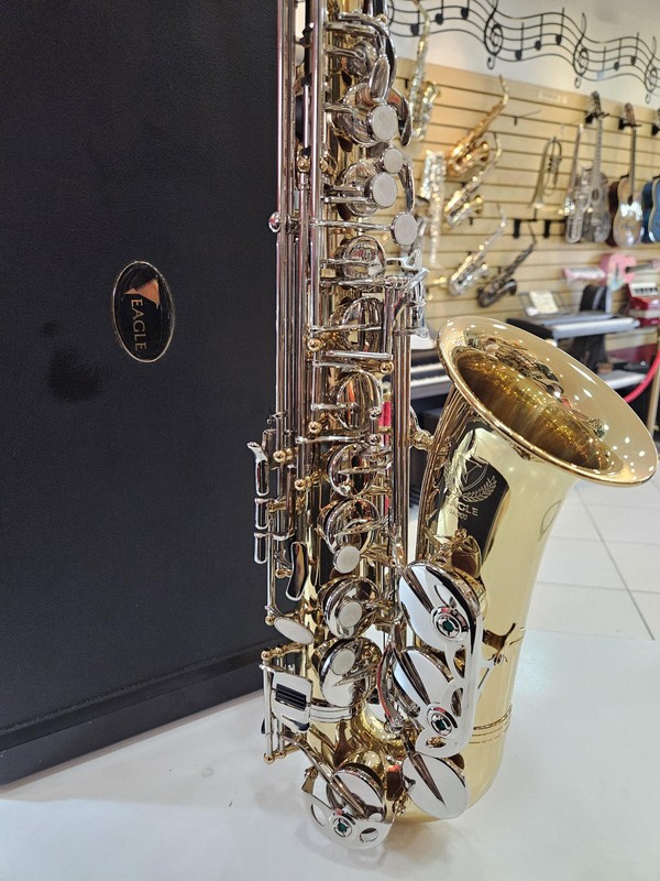Sax Alto Eagle SA 500 Laqueado com Niquelado - Seminovo