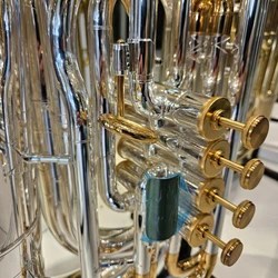 (NOVA) Tuba HS TB1 5/4 Sib Prata com Detalhes Ouro