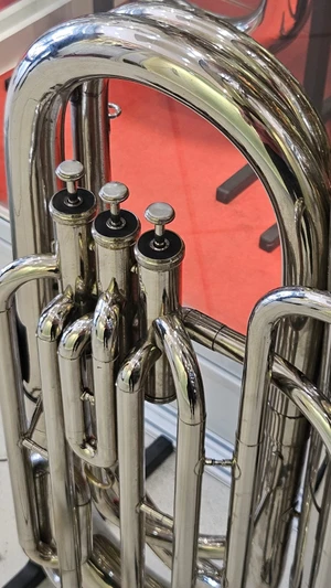 Tuba Weril Brasil 4/4 em sib - 3 pistos - usado