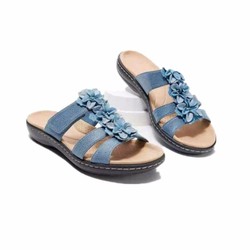 Sandálias antiderrapante em couro 40% OFF | Beth