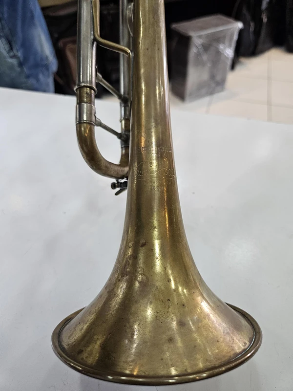 Trompete Bach Stradivarius Modelo 38 Sib Desplacado Original com Case