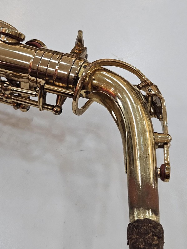 Sax Alto Hofma HSA400 Laqueado usado (Desgastes no banho)