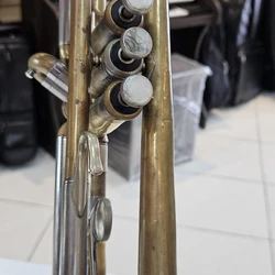 Trompete Bach Stradivarius Modelo 38 Sib Desplacado Original com Case