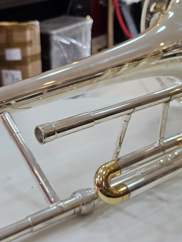 (Sib) Trombone Weril F670 Sib Seminovo Prata com detalhes ouro