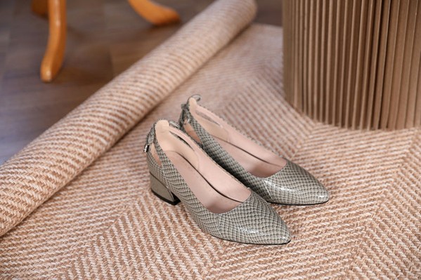 Sapato de Salto em Couro | Conforto Plus | Laís