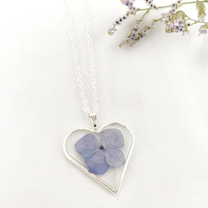 Colar Coração com Hortênsia - Coleção Amor em Flor