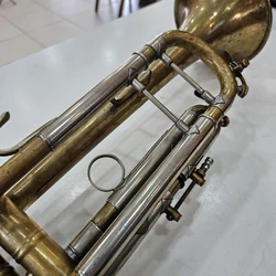 Trompete Bach Stradivarius Modelo 38 Sib Desplacado Original com Case