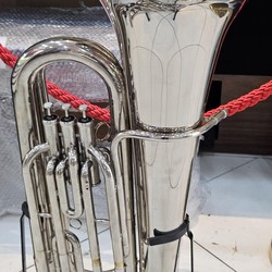 Tuba Weril 3/4 em dó - 3 pistos - usado