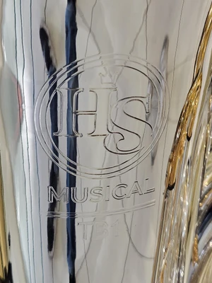 (NOVA) Tuba HS TB1 5/4 Sib Prata com Detalhes Ouro