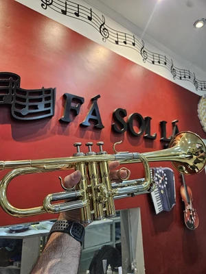 (Dó) Trompete Weril Master + Verniz novo