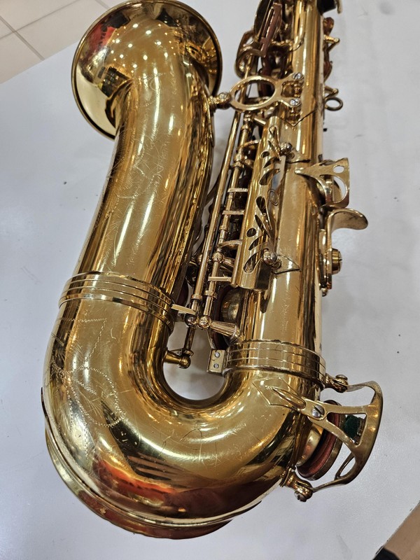 Sax Alto Hofma HSA400 Laqueado usado (Desgastes no banho)