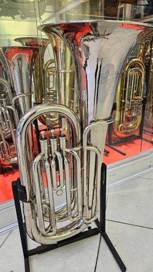 Tuba Weril Brasil 4/4 em sib - 3 pistos - usado