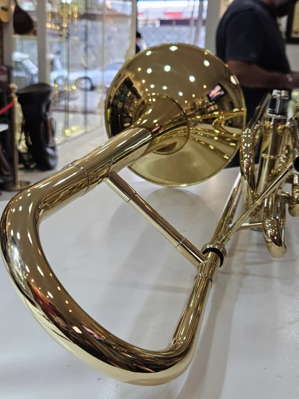 (Sib) Trombone curto Sib Jahnke NOVO dourado
