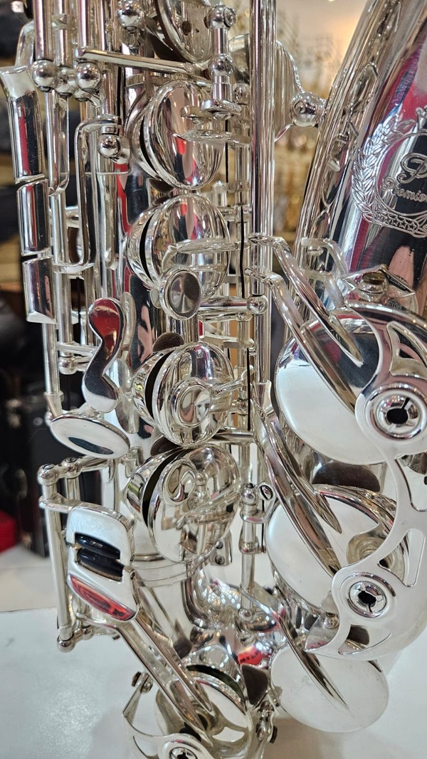 Sax Alto Profissional da Premier PAS-761 todo prata seminovo