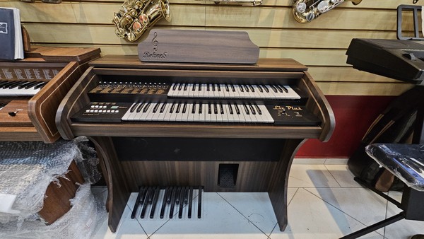 Órgão Rohnes Liz Plus