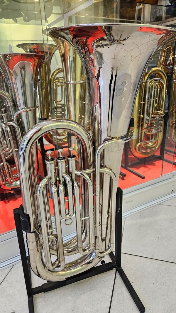 Tuba Weril Brasil 4/4 em sib - 3 pistos - usado