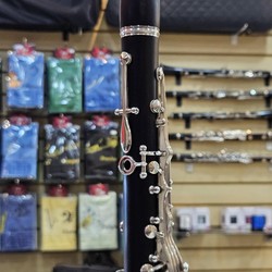 🎶 Clarinete Yamaha YCL-452 Sib 17 Chaves - Corpo Ébano/Chaves Prata (Usado)