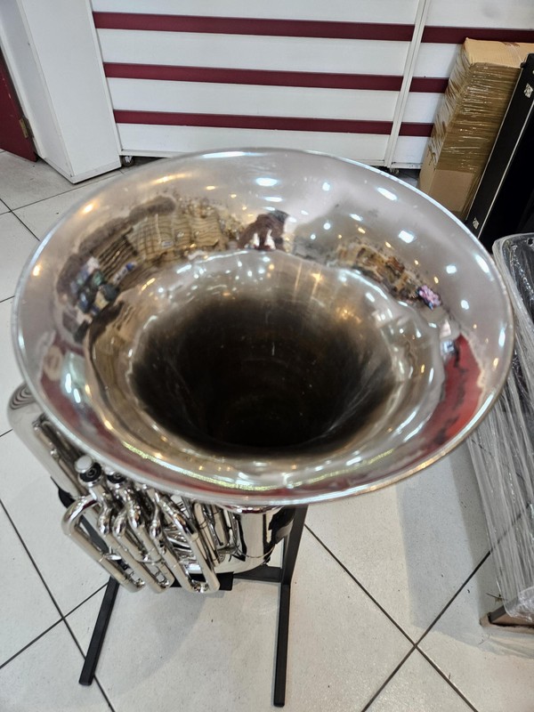 Tuba Weril J370 3/4 em sib - 3 pistos - usado