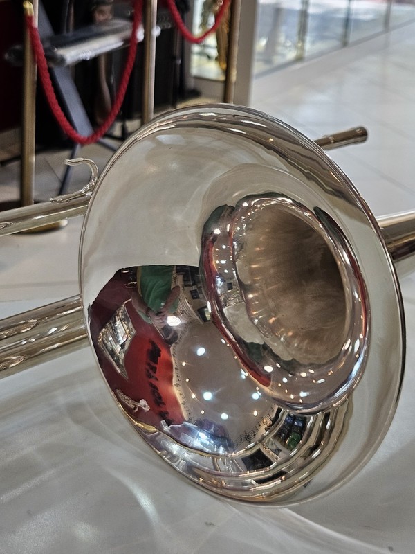 (Sib) Trombone Weril F670 Sib Seminovo Prata com detalhes ouro