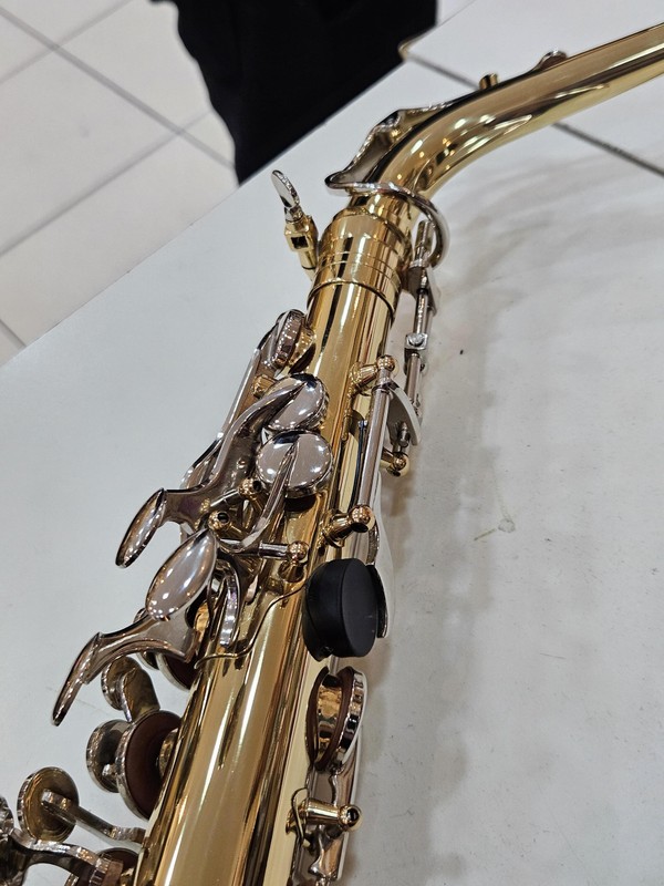Sax Alto Eagle SA 500 Laqueado com Niquelado - Seminovo