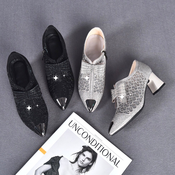 Sapato Salto Alto Grosso com Strass | Bico Fino | Arianne