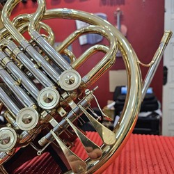 Trompa Conductor Fa/Sib M 3114 (Usada) - Campana Rosqueável