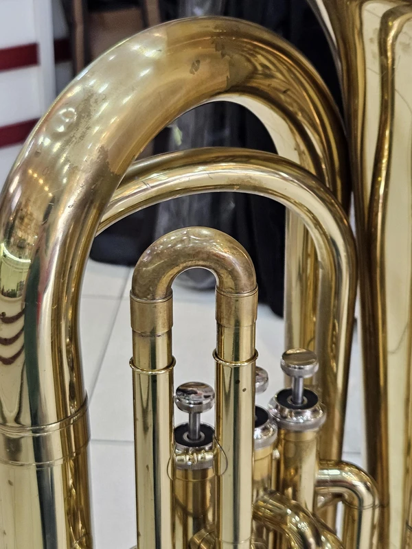 Tuba Eagle 3/4 em sib - 3 pistos - usado