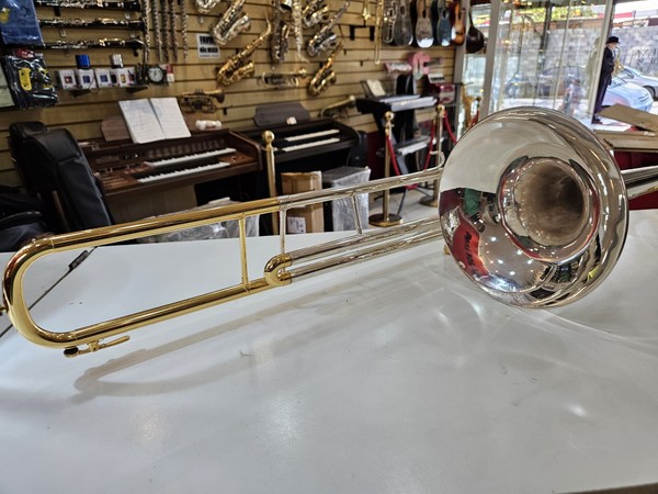 (Sib) Trombone Weril F670 Sib Seminovo Prata com detalhes ouro