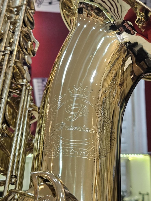 Sax Barítono Premier SEMINOVO + Revisado