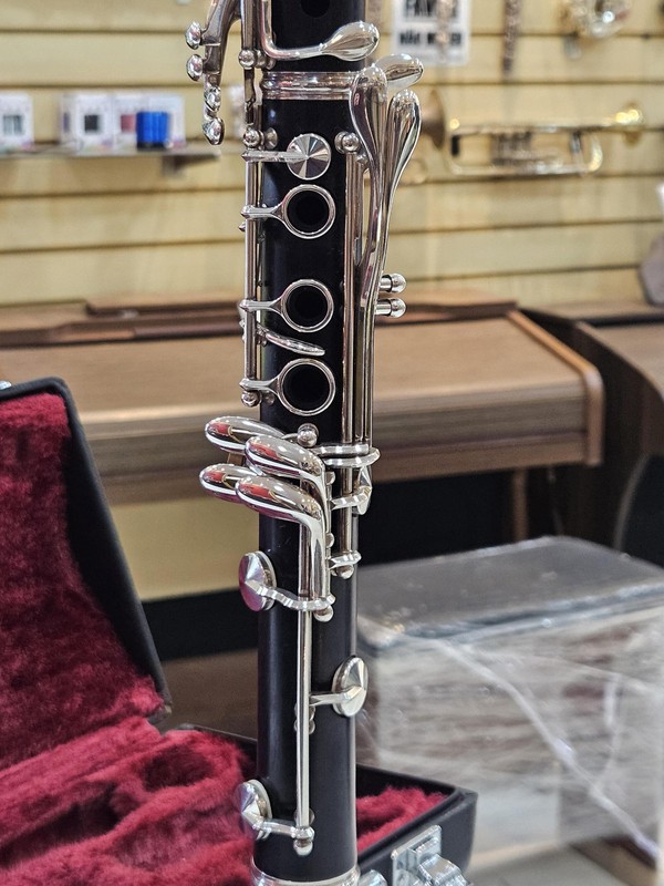 🎶 Clarinete Yamaha YCL-452 Sib 17 Chaves - Corpo Ébano/Chaves Prata (Usado)