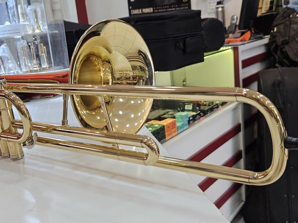 (Sib) Trombone curto Sib Jahnke NOVO dourado