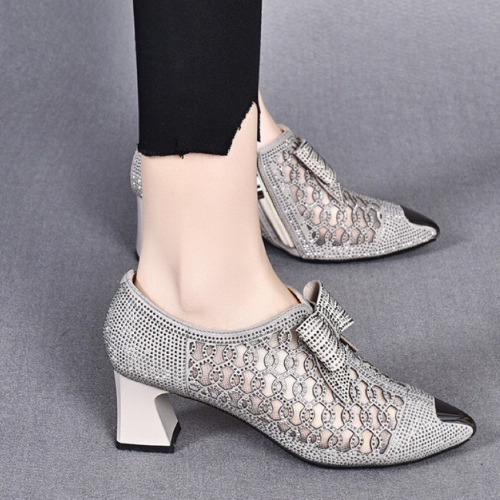 Sapato Salto Alto Grosso com Strass | Bico Fino | Arianne