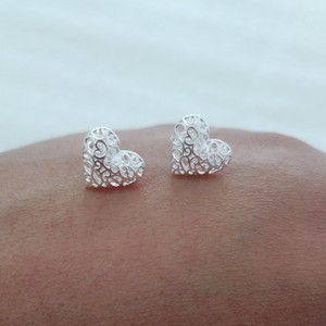 Brinco Coração Vazado Prata 