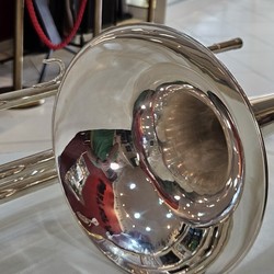(Sib) Trombone Weril F670 Sib Seminovo Prata com detalhes ouro
