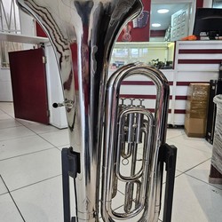 Tuba Weril J370 3/4 em sib - 3 pistos - usado