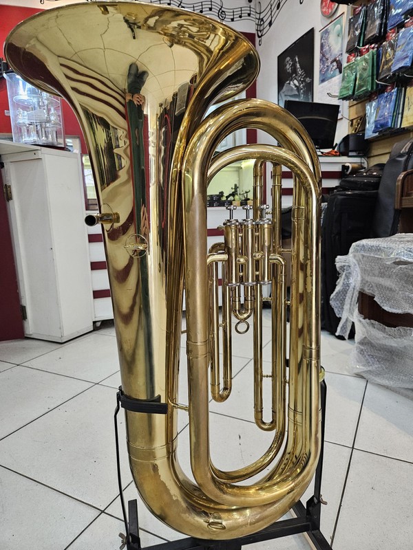 Tuba Eagle 3/4 em sib - 3 pistos - usado