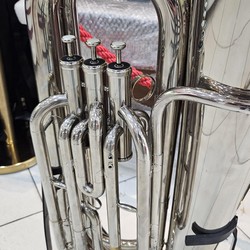 Tuba Weril 3/4 em dó - 3 pistos - usado