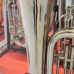 Tuba Weril Brasil 4/4 em sib - 3 pistos - usado