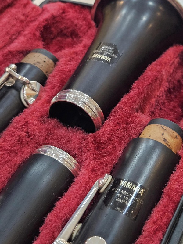 🎶 Clarinete Yamaha YCL-452 Sib 17 Chaves - Corpo Ébano/Chaves Prata (Usado)