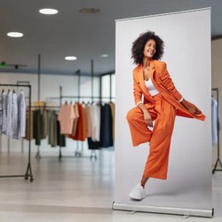 Banner Roll Up Personalizado – Impacto e Praticidade para Seu Evento! 