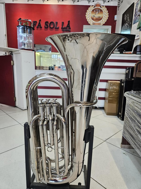 Tuba Weril J370 3/4 em sib - 3 pistos - usado
