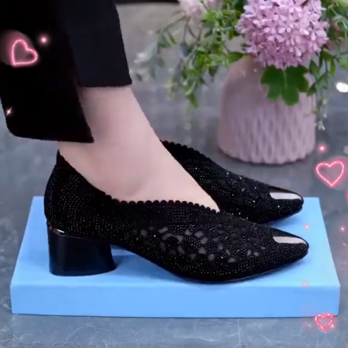 Sapato Salto Médio Grosso com Strass | Bico Fino | Celiny