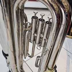 Tuba Weril 3/4 em dó - 3 pistos - usado