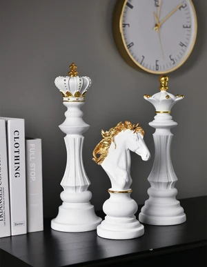 3 Peças de Xadrez Elegantes: Cavalo, Rei e Rainha, Transforme seu Ambiente  - Vogue Nest - Decoração de Alto Padrão Acessível
