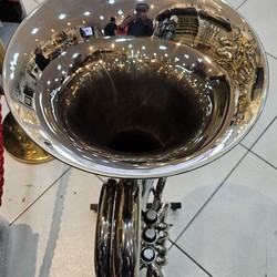 Tuba Weril 3/4 em dó - 3 pistos - usado