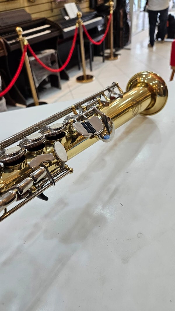 Sax Soprano Eagle SP 502 Sib - seminovo - laqueado com chaves niqueladas