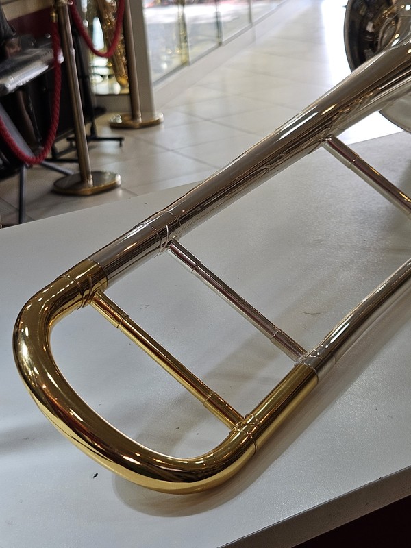(Sib) Trombone Weril F670 Sib Seminovo Prata com detalhes ouro