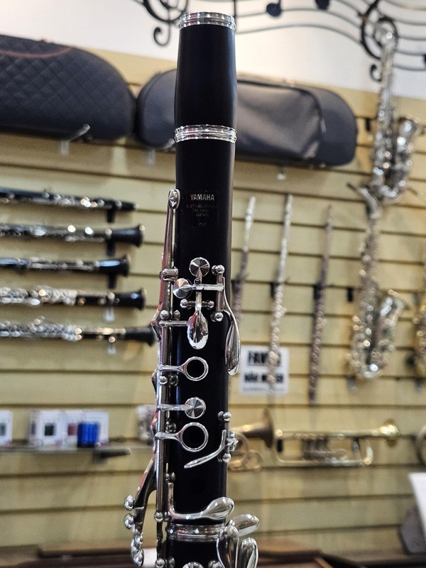 🎶 Clarinete Yamaha YCL-452 Sib 17 Chaves - Corpo Ébano/Chaves Prata (Usado)